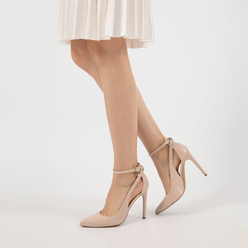 eleganckie buty na wesele - beżowe czółenka
